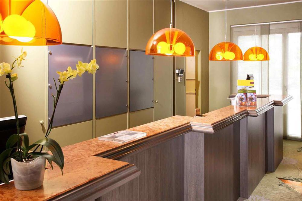 Mercure Salzburg City Интерьер фото